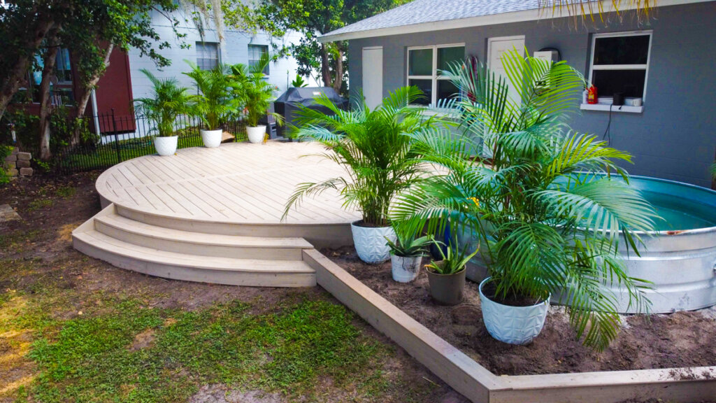 Custom Deck Builder in Tampa Bay